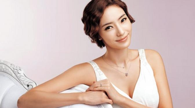 Han Chae Young 