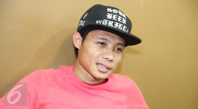 Gelandang tim nasional U-23, Evan Dimas Darmono saat ditemui di Bandara Soekarno-Hatta, Banten, 16 Juni 2015). (Liputan6.com/Helmi Afandi)