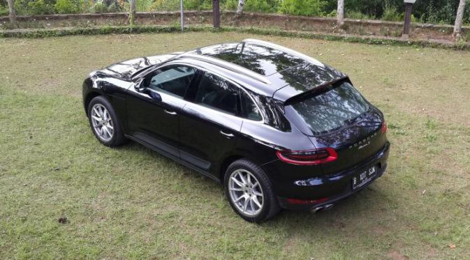 Test drive Porsche Macan S