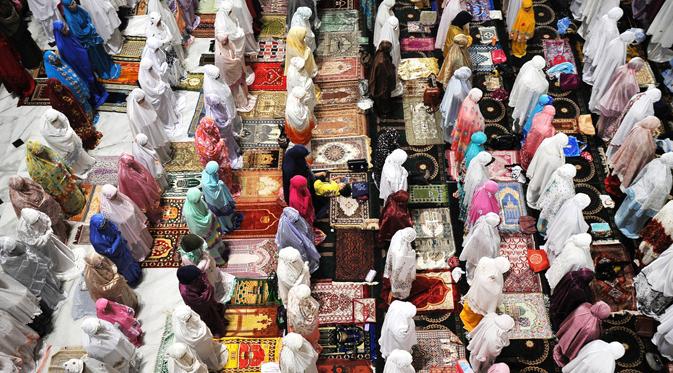  Suasana Ramadan di setiap negara  mempunyai kekhasan yang tak dimiliki oleh negara lain.
