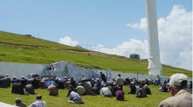 Masjid Shanke Yadem | via: serambiummah.tribunnews.com