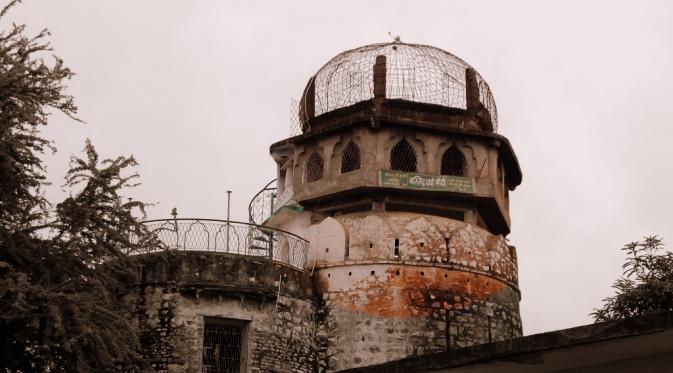 Masjid Dhai Seedhi Ki | via: indiamike.com