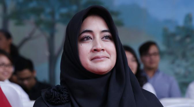 Pipik Dian Irawati begitu antusias terlibat di 'Gerakan Ibu Memberi Lebih' (Galih W Satria/Bintang.com)