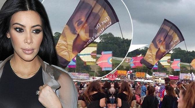 Bendera gambar video seks Kim Kardashian berkibar di Festival Glastonbury. (foto: mirror.co.uk)