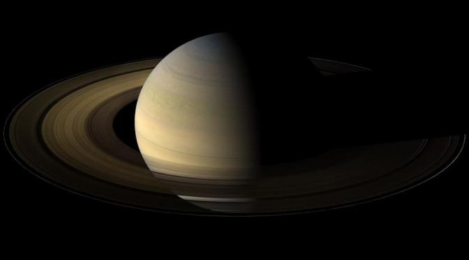 Potret Saturnus yang dihasilkan Cassini–Huygens (NASA/ESA)