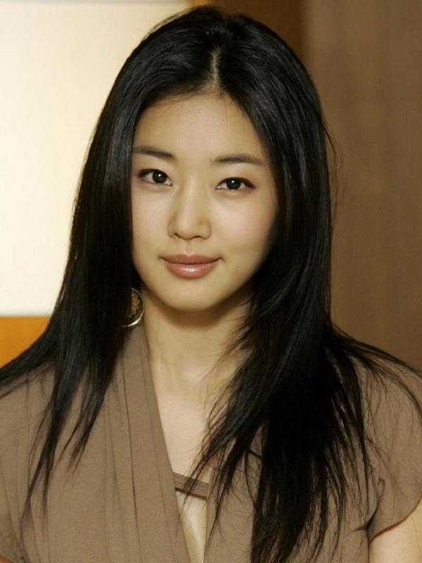 Kim Sarang pernah menjadi Miss Korea pada 2000 lalu. (via es.drama.wikia.com)