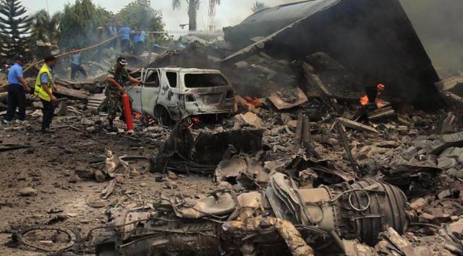 12 Foto dan Fakta Tragedi Hercules C-130 yang Harus Kamu Ketahui | via: says.com