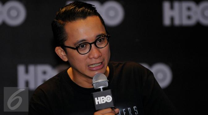 Pembawa acara sekaligus penyiar radio, Bayu Oktara saat ditemui di UOB Plaza, Jakarta, Kamis (2/7/2015). Bayu didapuk menjadi pengisi suara dalam film 'Transformer: Age of Extinction' sebagai Lucas Flannery. (Liputan6.com/Faisal R Syam)