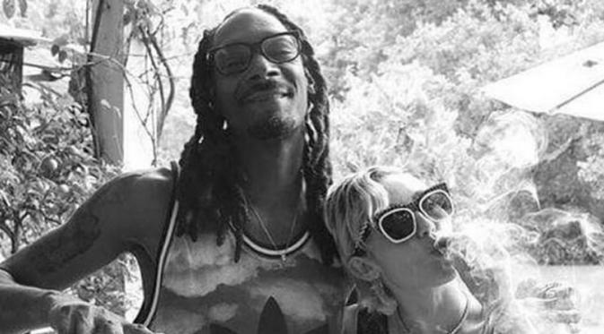 Miley Cyrus dan Snoop Dogg