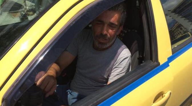 Sopir taksi di Yunani mulai menerima pembayaran dengan drachma (Foto: mirror.co.uk)