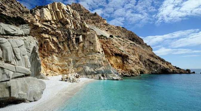 Pulau terindah mana sajakah yang tak boleh terlewatkan saat traveling ke Yunani?