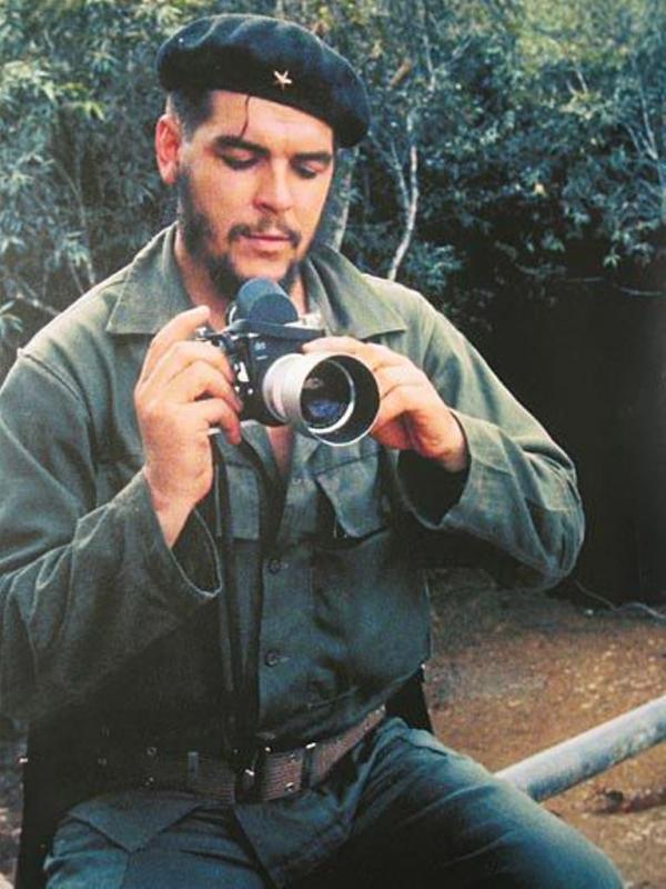 Che Guevara hobi fotografi | Via: pinterest.com