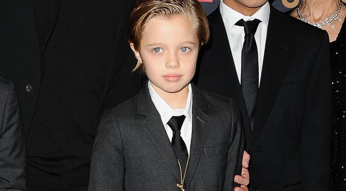 Shiloh Jolie-Pitt, anak Brad Pitt dan Angelina Jolie yang paling tomboy (via intouchweekly.com)