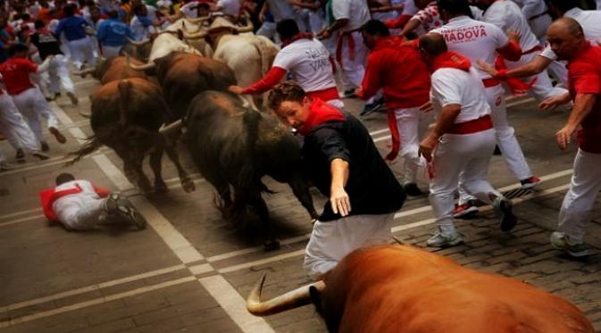 Sensasi lari bersama banteng dalam Festival San Fermin di Spanyol