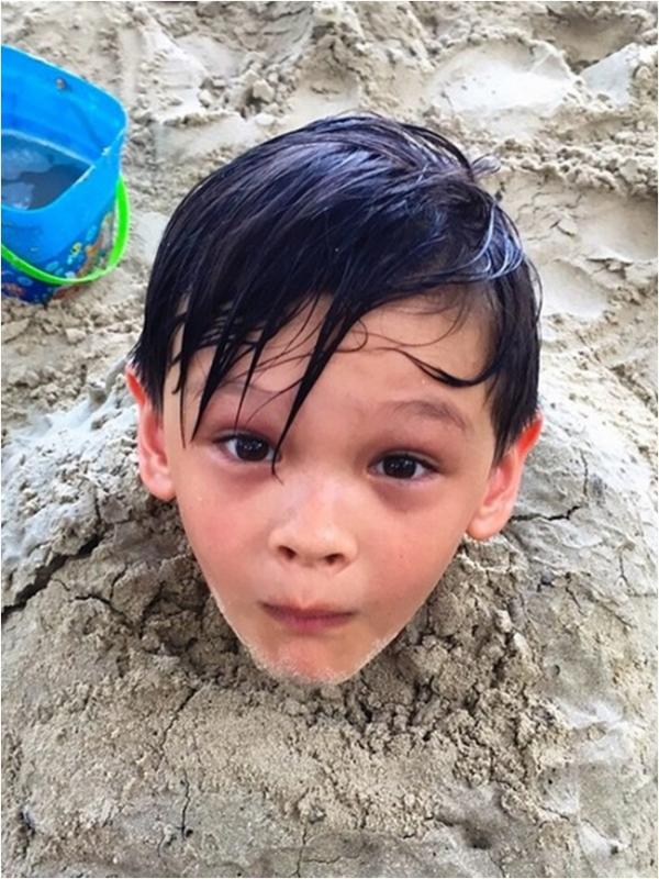 Armand Fauzan Quinn, putra Farah Quinn, ternyata seorang bocah yang sangat menggemaskan. (via Instagram/Farah Quinn)