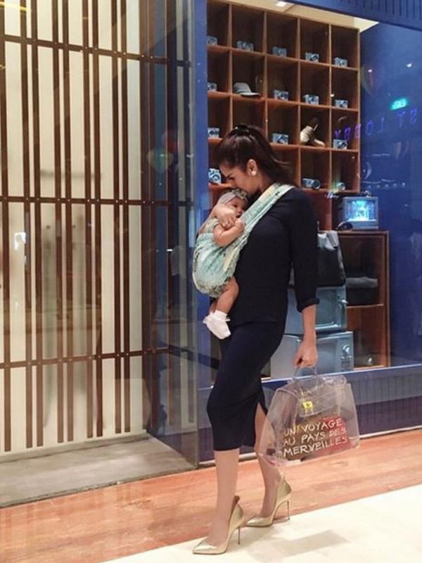 Olla Ramlan dan anaknya (Instagram)
