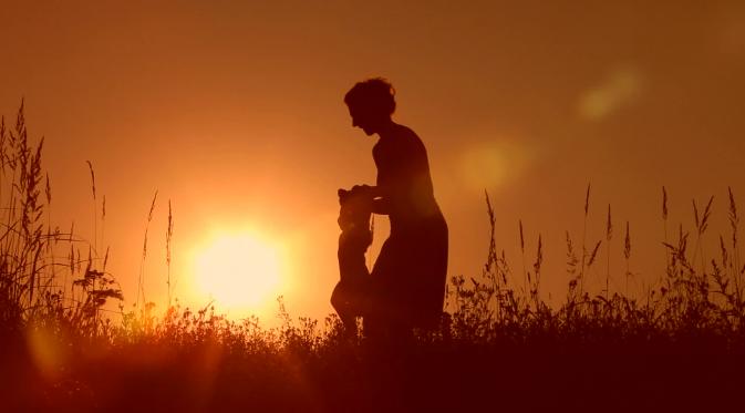  4 Alasan Kenapa Kamu Harus Pilih Single Mom Jadi Pasanganmu | via: donnareal.com