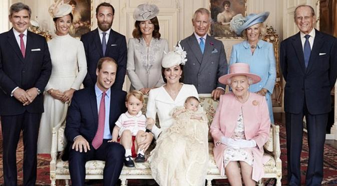 Keluarga Kerajaan Inggris. (via. Dailymail)