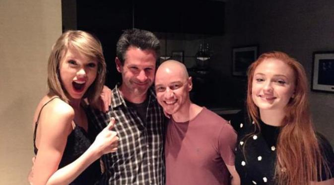 Taylor Swift terlihat jalan bersama produser dan dua bintang film X-Men. (Foto: Twitter)
