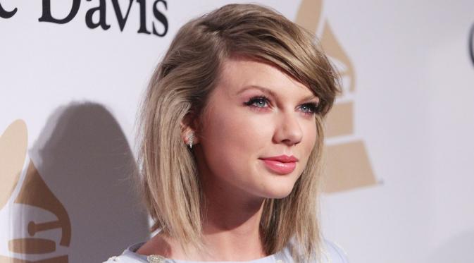 Taylor Swift (via rollingstone.com)
