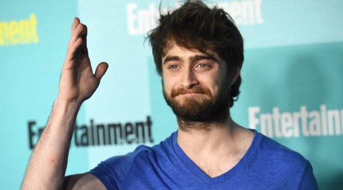 Aktor ganteng Daniel Radcliffe itu pun tampak lebih tua saat berwajah brewokan. Bagaimana menurutmu? (Jason Merritt/Getty Images untuk Entertainment Weekly/AFP) 
