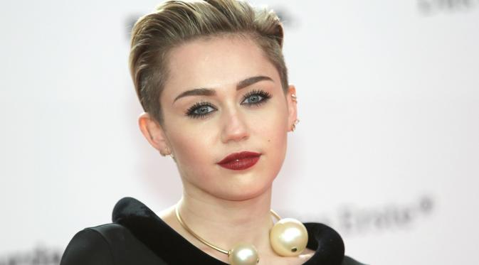 Miley Cyrus (via stern.de)
