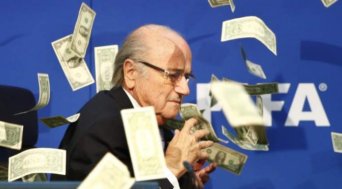 Simon Brodkin Sindir Blatter (AFP)