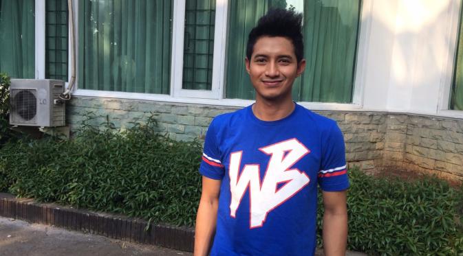 Chand Kelvin di kawasan Ciracas, Jakarta Timur, Kamis (23/7/2015) (Altov Johar/Bintang.com)