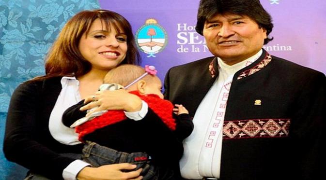 Politisi Victoria Donda Perez (kiri) dan  Presiden Bolivia Evo Morales. (Daily Mail)