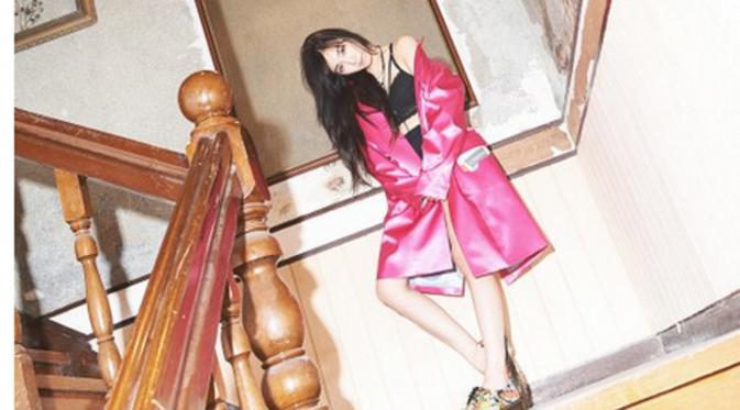 Tiffany yang merupakan personel Girls Generation saat diminta menjadi model majalah fesyen Maps [Foto: MAPS]
