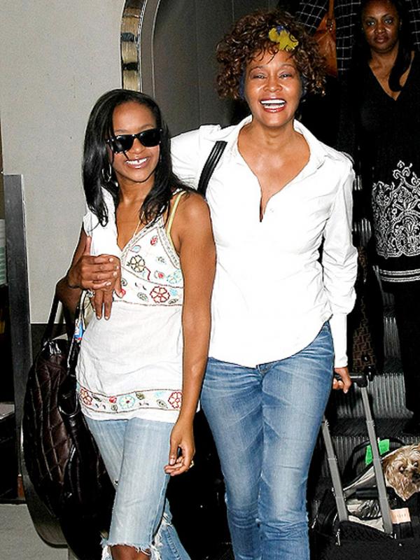 'Bobbi Kristina Brown dan Whitney Houston. (via People.com)
