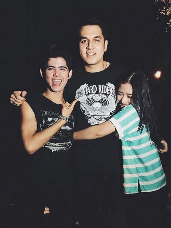 Prilly Latuconsina dan Aliando mengucapkan selamat ulang tahun buat Kevin Julio (Instagram/@prillylatuconsina96)