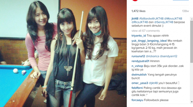 Moca JKT48, Rica JKT48 dan Sendy JKT48 pose usai main billiard. (Instagram @jkt48)