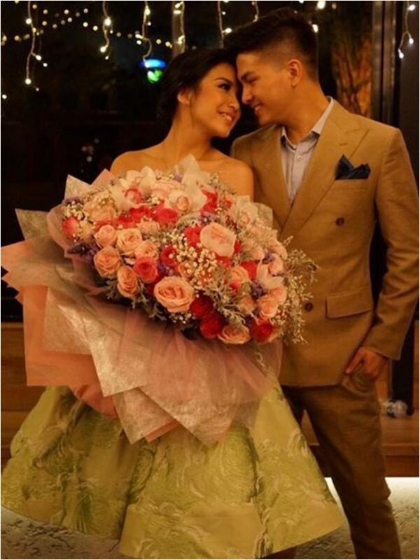 Chelsea Olivia dan Glenn Alinskie akhirnya resmi bertunangan. (via Instagram/Chelsea Olivia)