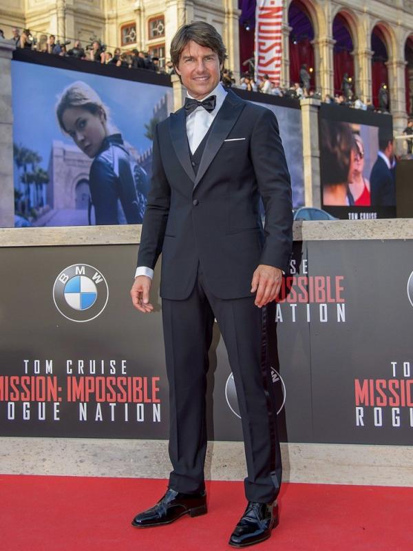 Tom Cruise dan bintang-bintang Mission: Impossible - Rogue Nation datangi premiere film di New York Times Square.