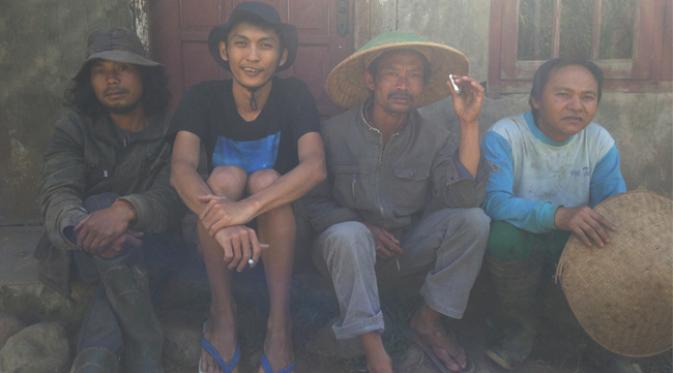 Seru-seruan bareng petani kentang di Dieng, Jawa Tengah.