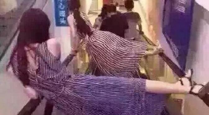 Gaya warga China berjaga-jaga dari tragedi tangga jalan | Via: buzzfeed.com