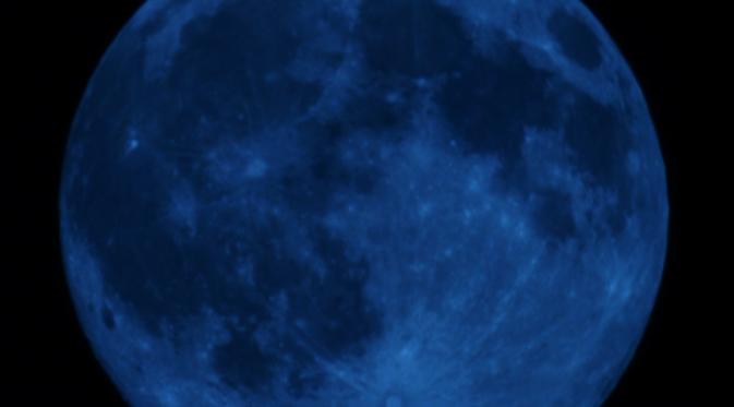 6 Fakta Unik Blue Moon yang Mungkin Belum Kamu Ketahui | visa: earthsky.org