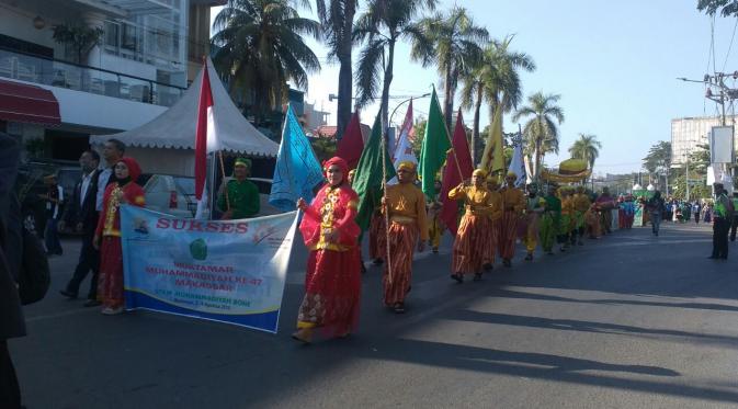 Pawai jelang Muktamar ke-47 Muhammadiyah di Makassar (Liputan6.com/ Eka Hakim)