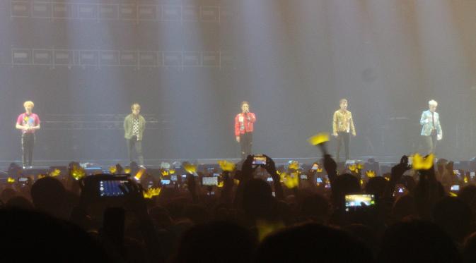 Tak menyanyikan lagu baru, Big Bang tetap sukses menghibur penggemarnya yang disebut VIP di Indonesia.