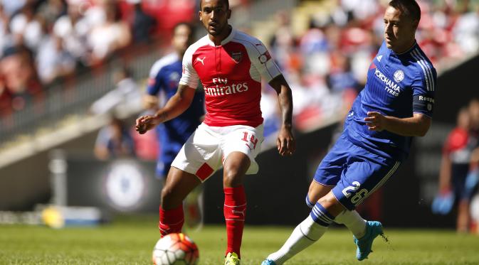 Aksi pemain Arsenal, Theo Walcott saat melawan Chelsea di ajang Community Shield. (Reuters / John Sibley Livepic)