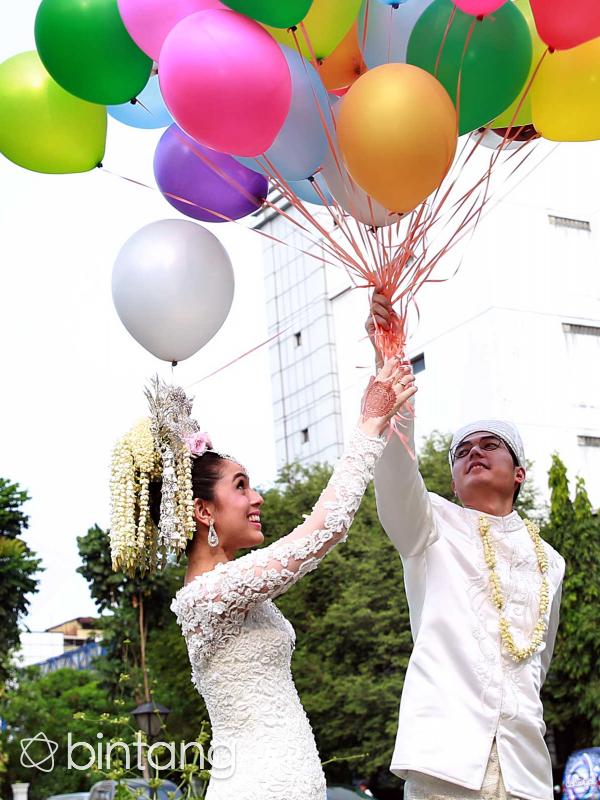 Minggu 2 Agustus 2015, pasangan Nycta Gina dan Rizky Kinos melangsungkan pernikahannya di  Gedung Arsip Nasional Republik Indonesia, jalan Gajah Mada, Taman Sari, Jakarta Barat. (Deki Prayoga/Bintang.com)