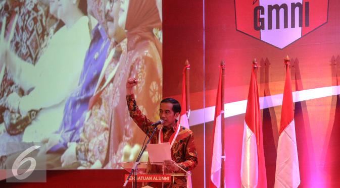 Joko Widodo saat berpidato dalam pembukaan Kongres III Persatuan Alumni GMNI, Jakarta, Jumat (8/7/2015). Kongres bertajuk Jalan Trisakti Menuju Tatanan Masyarakat Pancasila dihadiri sekitar 1.000 peserta. (Liputan6.com/Faizal Fanani)