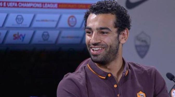 Pemain anyar AS Roma Mohamed Salah yakin timnya bisa menyangi Juventus dalam perebutan gelar Liga Serie A Italia musim 2015-16. (twitter.com/OfficialASRoma/media)