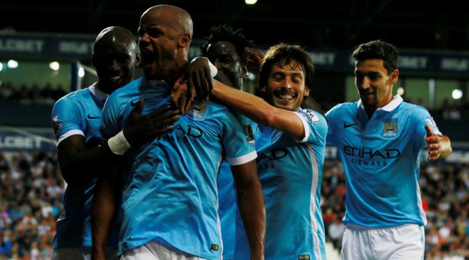 Vincent Kompany setelah mencetak gol ke gawang WBA