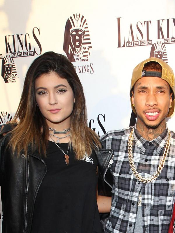 Kylie Jenner dan Tyga (via peoplemagazine.co.za)