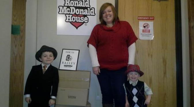 Pada 2012 dan 2013, Robert mengumpulkan uang untuk Salvation Army dan Ronal McDonald House dan membantu mengumpulkan mainan untuk anak-anak yang tidak mampu. (TODAY.com)