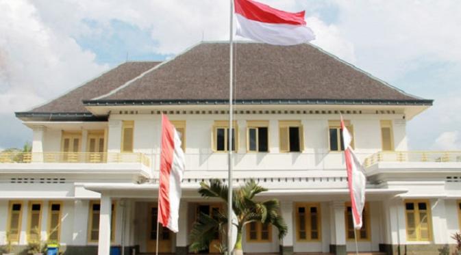 Sempat digunakan sebagai tempat tinggal Laksamana Maeda, gedung ini punya peran penting bagi bangsa indonesia dalam mencapai kemerdekaan.