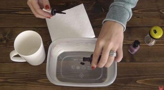 Lukisan gelas polos | Via: pinterest.com