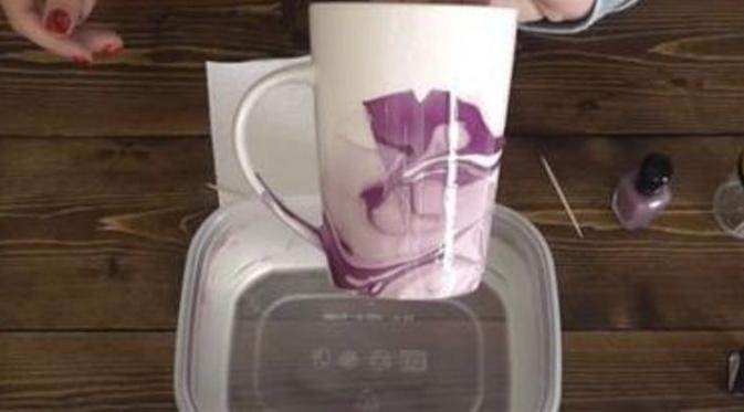 Lukisan gelas polos | Via: pinterest.com